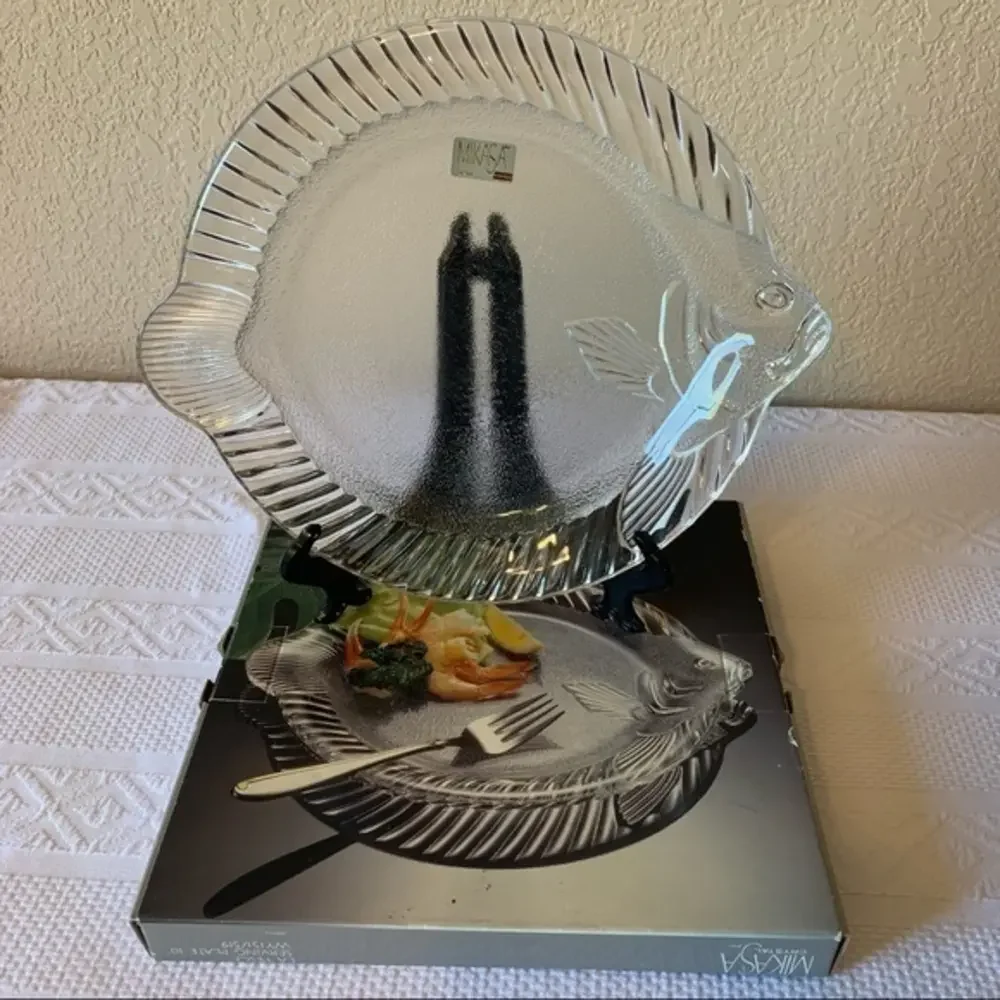 NIB Mikasa Crystal La‎ Pesce 10” Serving Plate